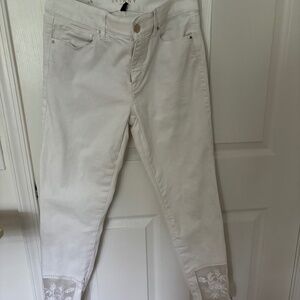 White House Black Market white size 6 ankle skinny jeans